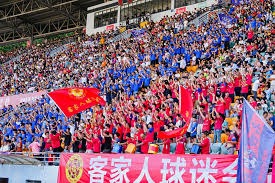 中超执教与欧洲足球的选择：这位教练如何助力世界杯新军崛起